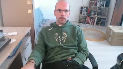 mikmik91 online show from 10-17-25, 02:08