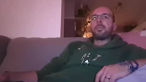 Snapshot of mikmik91 chatting on 02-09-26, 12:47 mikmik91 online show from 02-09-26, 12:47