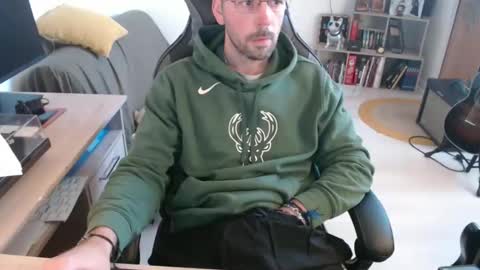 Snapshot of mikmik91 chatting on 03-03-26, 11:05 mikmik91 online show from 03-03-26, 11:05