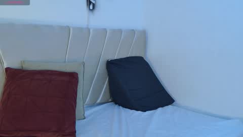 Snapshot of mikoto_urab chatting on 12-19-25, 08:27 Mikoto Urb online show from 12-19-25, 08:27