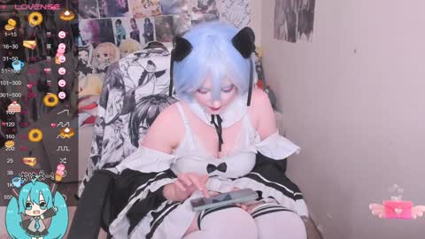 Snapshot of miku_bunny chatting on 12-01-24, 11:36 Miku online show from 12-01-24, 11:36
