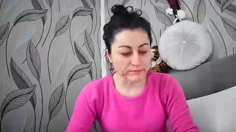 Snapshot of mikyloveu chatting on 04-15-26, 02:57 Mikyloveu online show from 04-15-26, 02:57