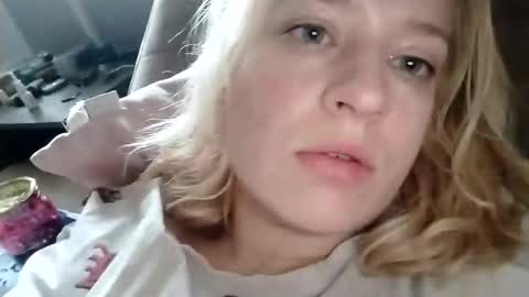 Snapshot of mila_420 chatting on 11-25-25, 10:04 Mila 420 online show from 11-25-25, 10:04