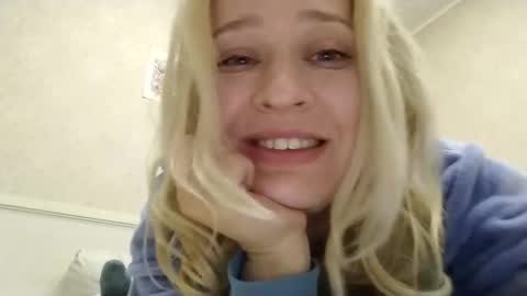 Mila 420 online show from 04-17-26, 05:05