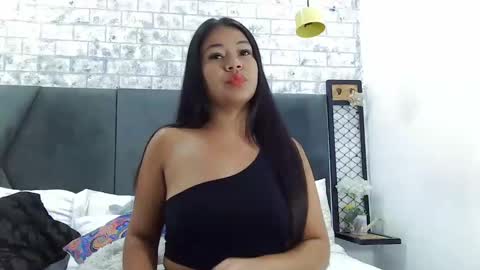 mila_adamss online show from 01-20-25, 11:24