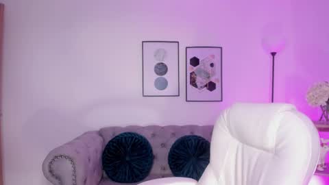 Snapshot of mila_blaze chatting on 11-02-25, 02:47 mila_blaze online show from 11-02-25, 02:47