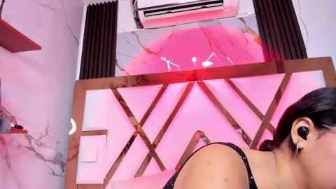 Snapshot of mila_clum chatting on 11-12-25, 07:35 Camila online show from 11-12-25, 07:35