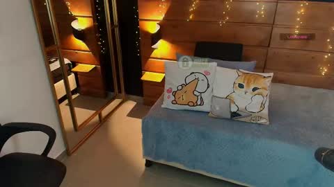 Milena  online show from 09-25-25, 11:03