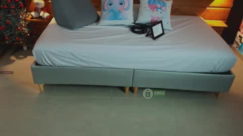 Milena  online show from 11-26-25, 11:11