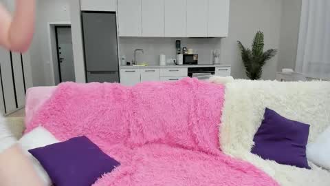 Lilli online show from 12-04-25, 12:42