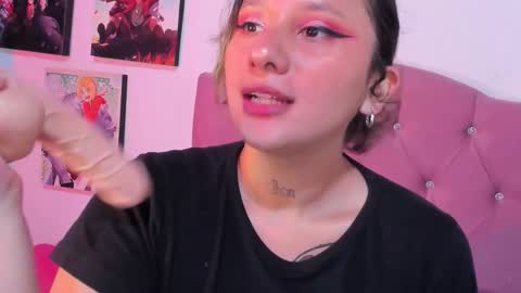 Snapshot of mila_nixon01 chatting on 09-22-25, 05:15 MILA online show from 09-22-25, 05:15