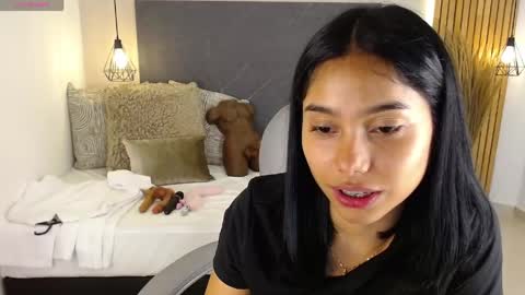 Snapshot of milaa_star chatting on 05-06-26, 03:57 milaa_star online show from 05-06-26, 03:57
