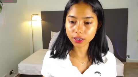 Snapshot of milaa_star chatting on 05-08-26, 05:02 milaa_star online show from 05-08-26, 05:02