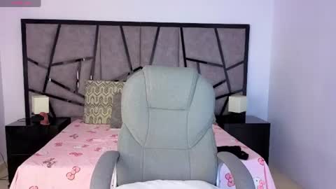 Snapshot of milaa_star chatting on 07-28-26, 03:46 milaa_star online show from 07-28-26, 03:46