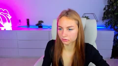 Milla online show from 10-11-25, 05:39