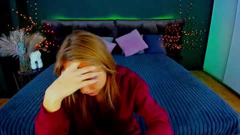 Milla online show from 10-20-25, 05:41