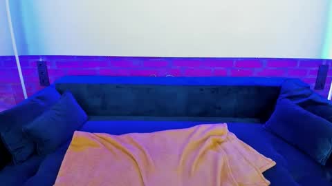 Milla online show from 11-11-25, 06:57