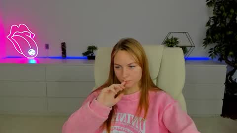 Milla online show from 11-21-25, 06:34