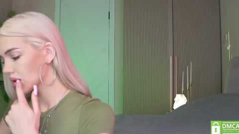 Mila and u can call me sweet bunny online show from 05-29-26, 10:13