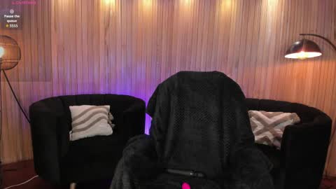 Mila online show from 04-19-26, 10:45