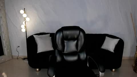 Snapshot of milacoleman chatting on 04-29-26, 02:59 Mila online show from 04-29-26, 02:59