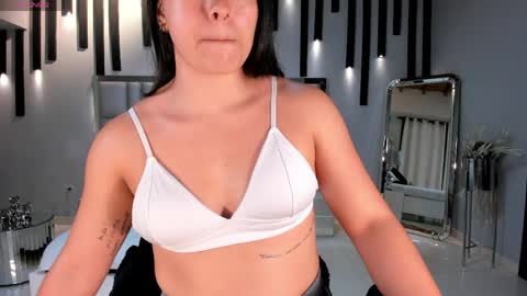 Snapshot of milacoleman chatting on 04-30-26, 03:02 Mila online show from 04-30-26, 03:02