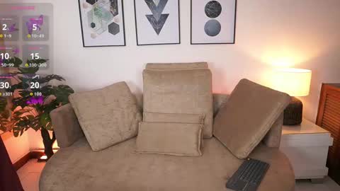 milacrave online show from 09-25-25, 11:36