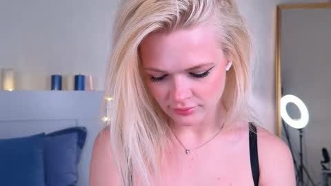 Miss Cutie online show from 03-06-26, 04:31