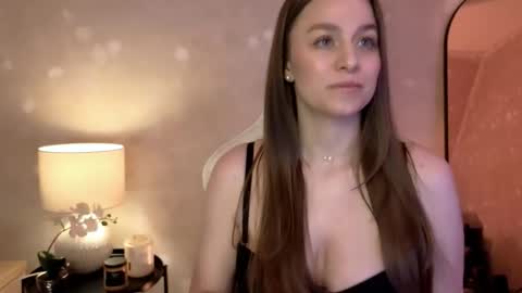 Mila Fleur online show from 10-10-25, 02:16