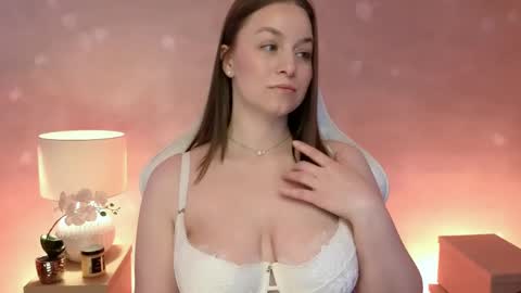 Mila Fleur online show from 04-14-26, 02:12