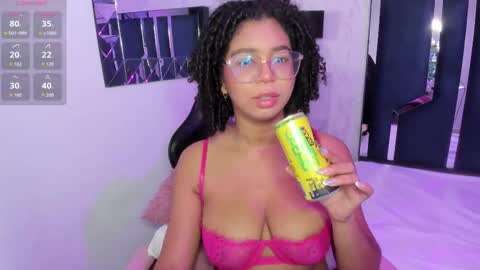 Snapshot of milahall__ chatting on 02-22-26, 04:35 Milenna online show from 02-22-26, 04:35