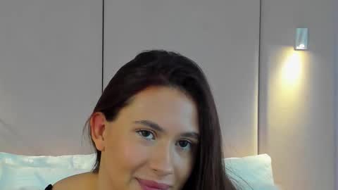 milaleoneli online show from 11-28-25, 03:53