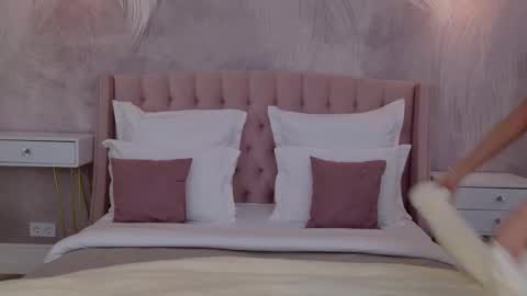 Snapshot of milaleoneli chatting on 02-01-26, 03:10 milaleoneli online show from 02-01-26, 03:10