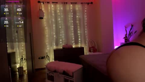 Snapshot of milamaee chatting on 12-28-24, 07:01 Mila Mae online show from 12-28-24, 07:01