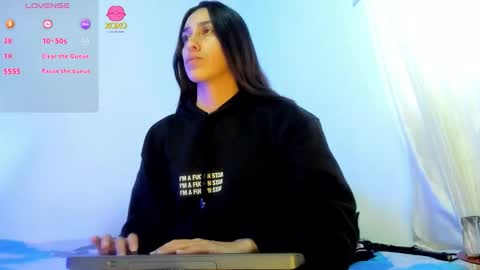 Snapshot of milan_roux chatting on 02-12-26, 11:49 Milane online show from 02-12-26, 11:49