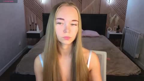 Snapshot of milana_sorrento chatting on 05-12-26, 01:03 Milana online show from 05-12-26, 01:03