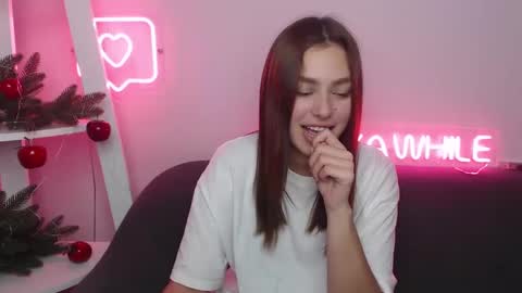 milanaangelas online show from 12-23-24, 10:32