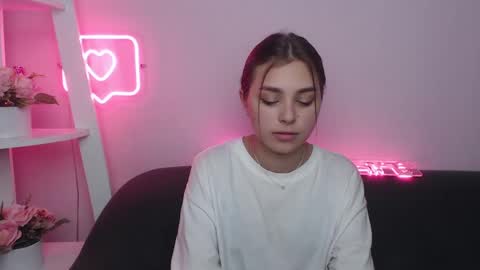 milanaangelas online show from 02-01-25, 08:50