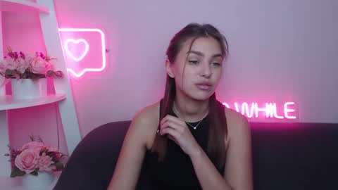 milanaangelas online show from 02-25-25, 05:52