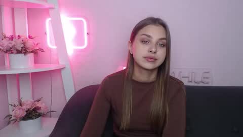 milanaangelas online show from 09-21-25, 04:36