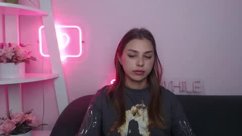 milanaangelas online show from 09-22-25, 04:36