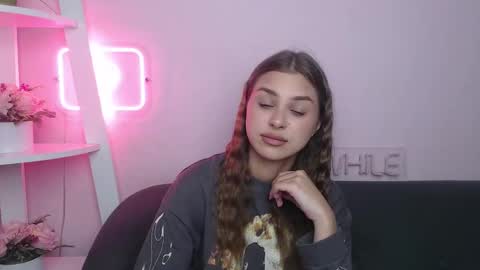 milanaangelas online show from 10-12-25, 12:37