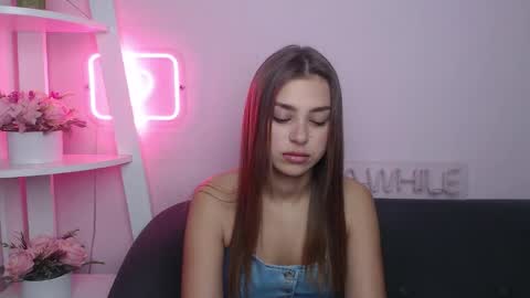milanaangelas online show from 10-13-25, 04:34