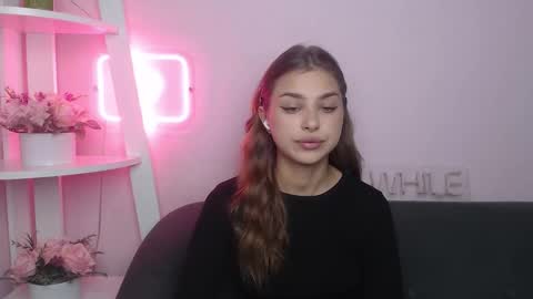 milanaangelas online show from 10-25-25, 04:53