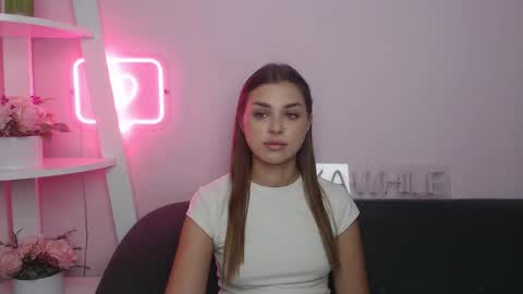 milanaangelas online show from 11-29-25, 06:16