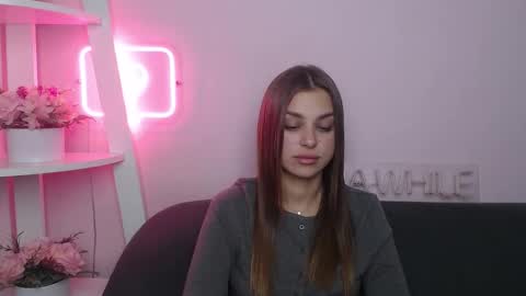 milanaangelas online show from 12-15-25, 08:57