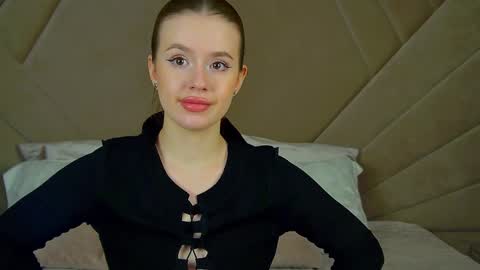 MilanaBalmain online show from 01-16-25, 01:37