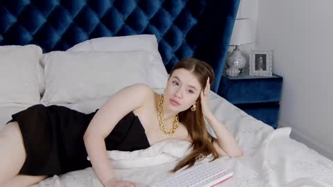 MilanaBalmain online show from 01-20-25, 02:14