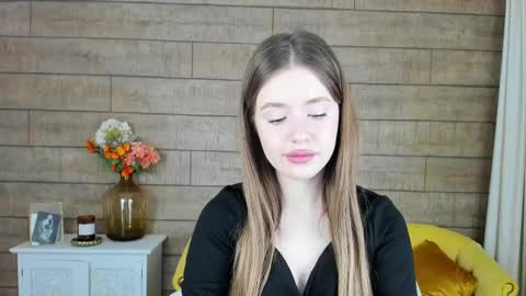 MilanaBalmain online show from 02-10-25, 05:03