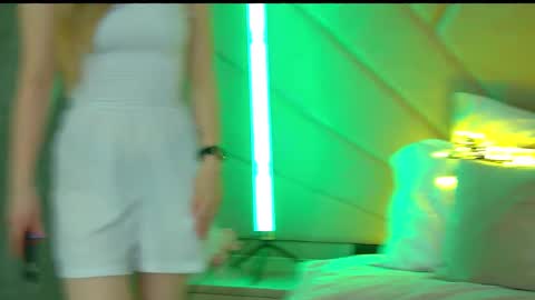 MilanaBalmain online show from 03-04-25, 08:13